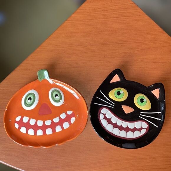 Halloween Bundle (Plates, Decorations, Trick/Treat Bucket & Pumpkin Lantern) - Picture 1 of 16